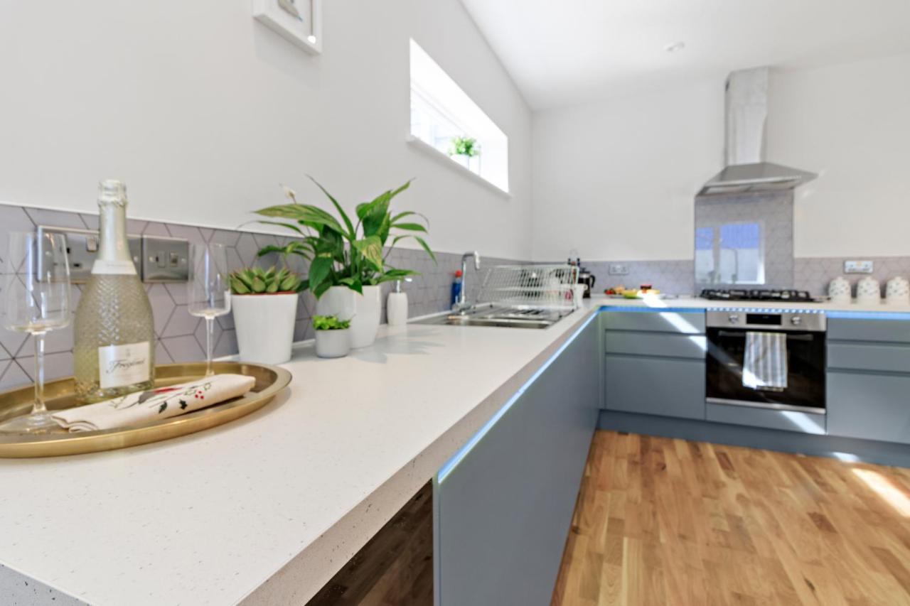 Admirals Place - Contemporary Townhouse With Spacious And Flexible Torquay